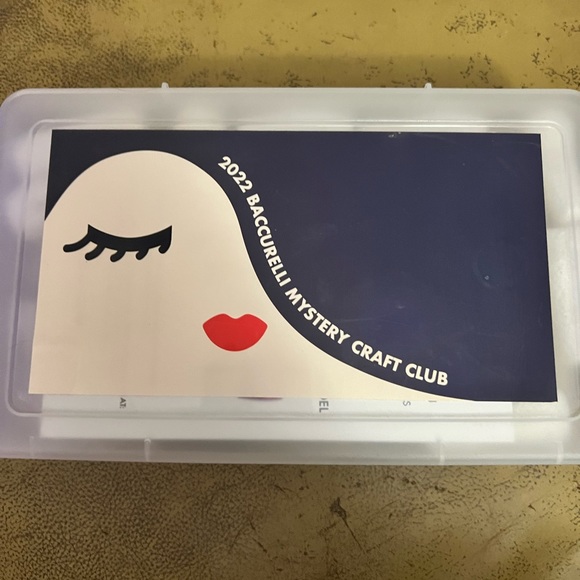 Baccurelli Mystery Craft Club statement necklace box - Picture 2 of 4